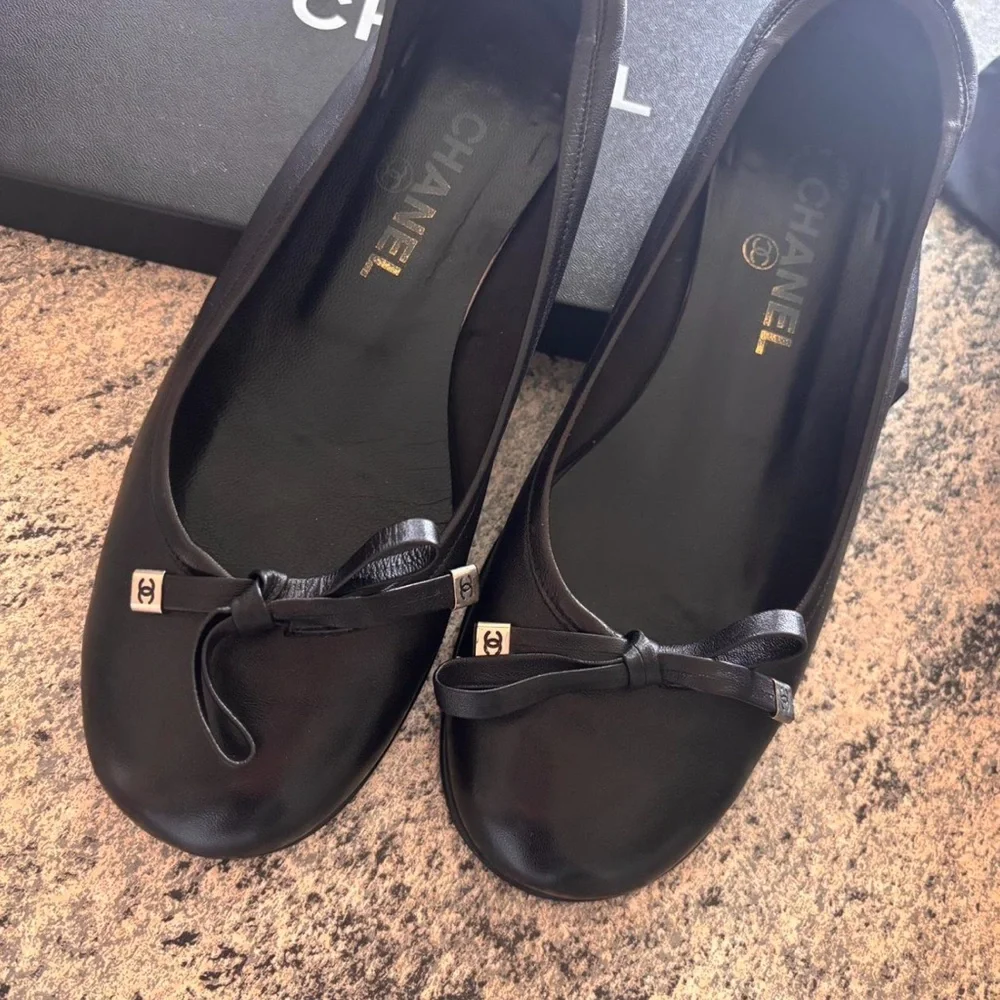 vintage CHANEL Black Loafers with Bows - Picture 2 of 5